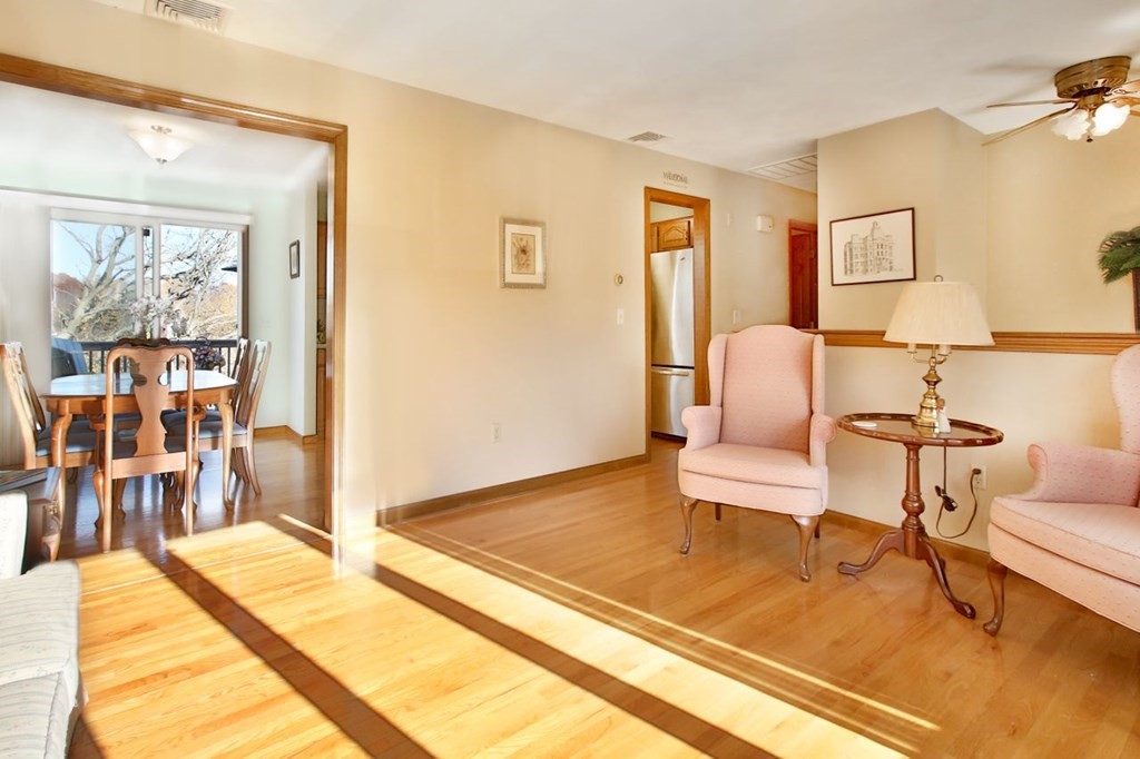 32 Diane Road Peabody, MA 01960 - Photo 3 of 21 Gallery Image 3