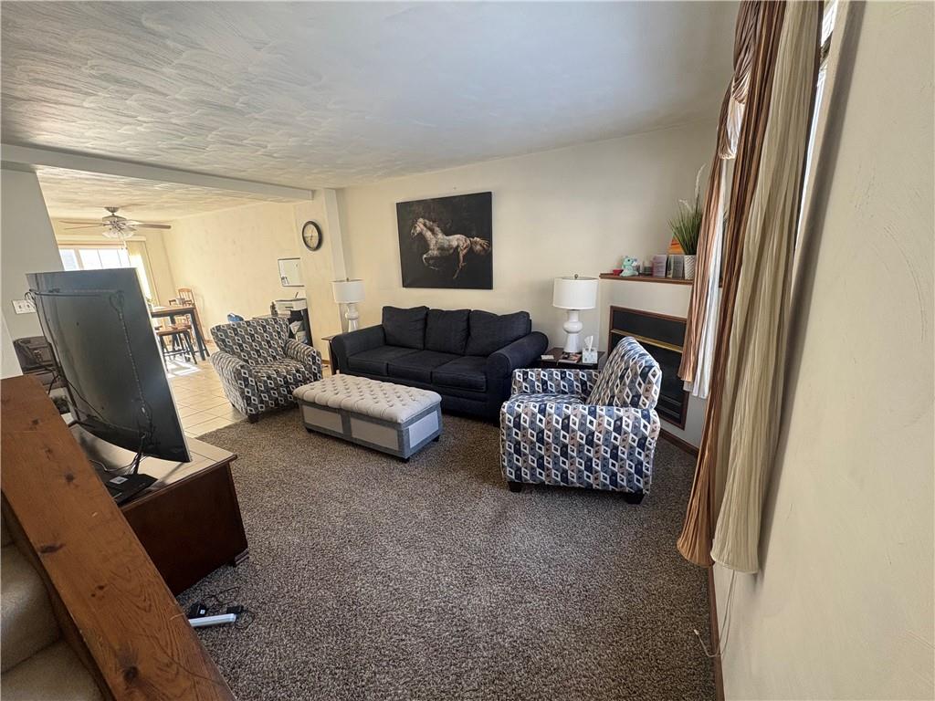 834 Mt Pleasant Road Greensburg, PA 15601 - Photo 3 of 10 Living Room