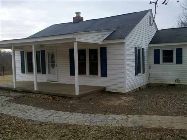 129 Hanks Road Laurens, SC 29360 - Photo 1 of 9 Gallery Image 1