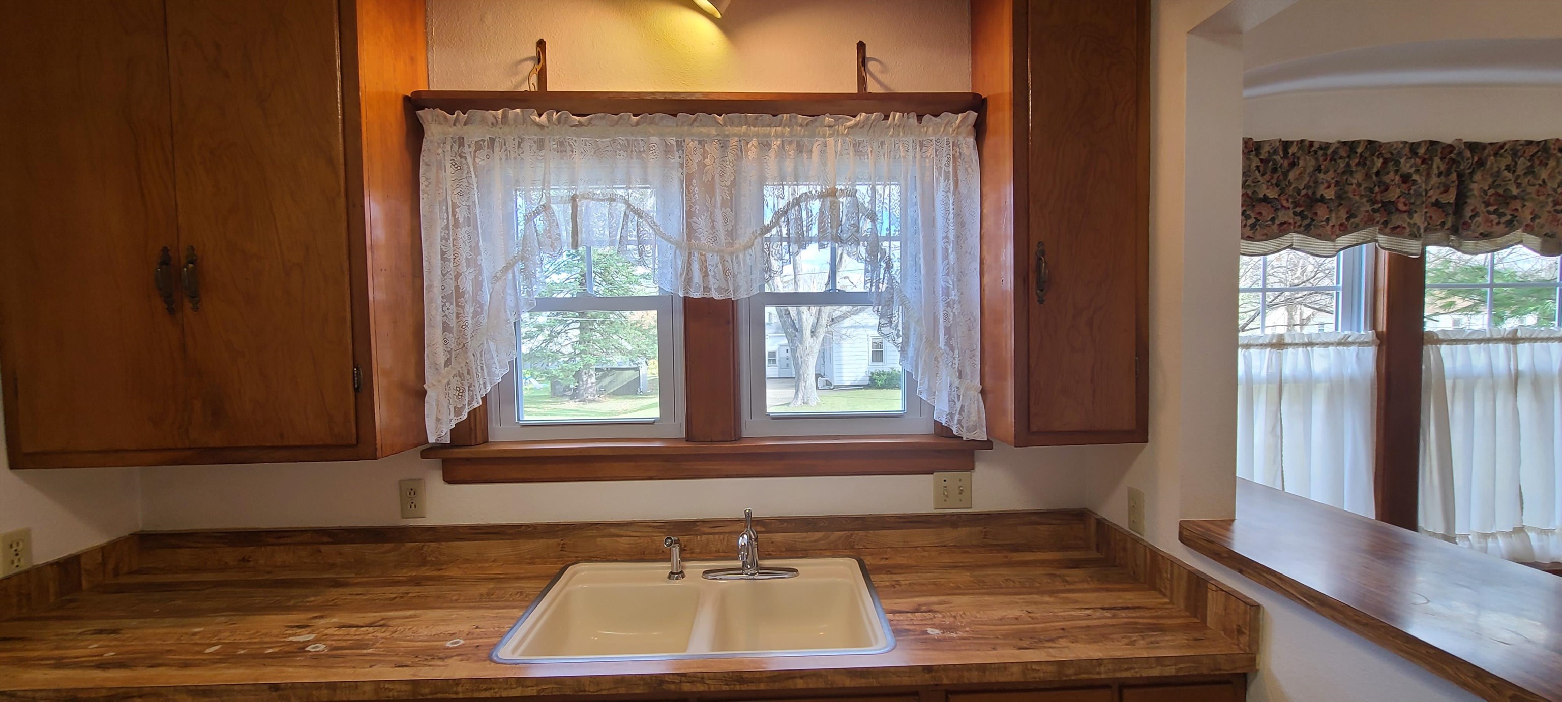 302 Sunset Lane Mount Morris, IL 61054 - Photo 11 of 47 a view of a door with wooden floor and a window