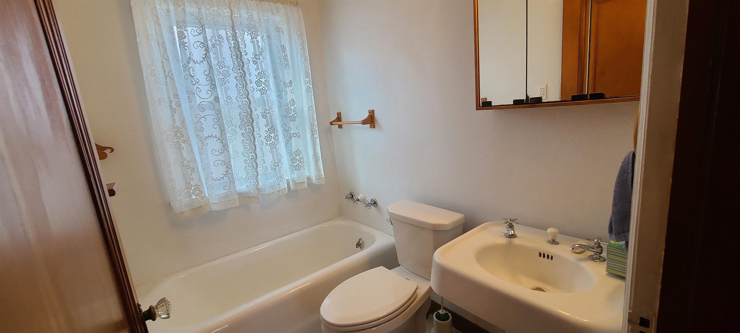 302 Sunset Lane Mount Morris, IL 61054 - Photo 15 of 47 a bathroom with a sink toilet and shower