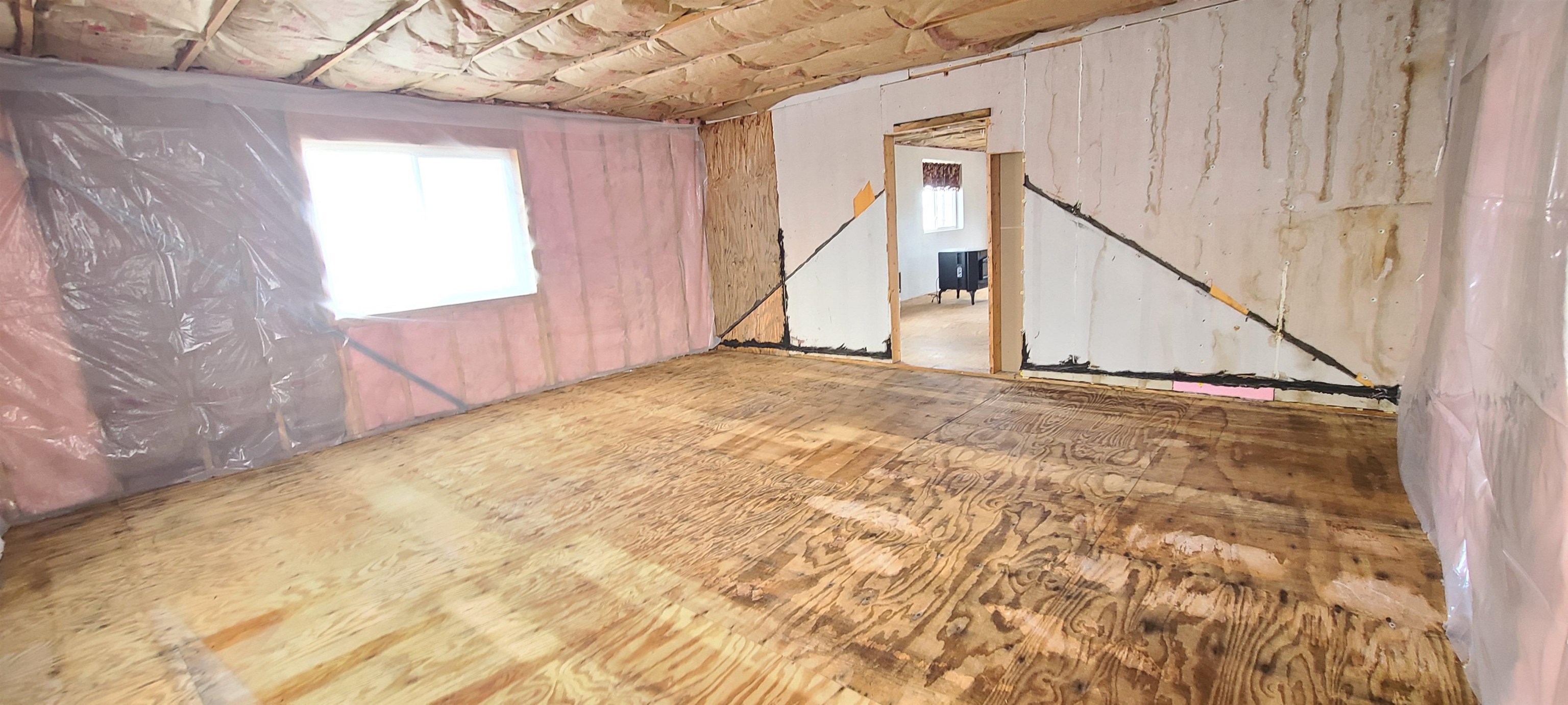302 Sunset Lane Mount Morris, IL 61054 - Photo 33 of 47 a view of an empty room with windows
