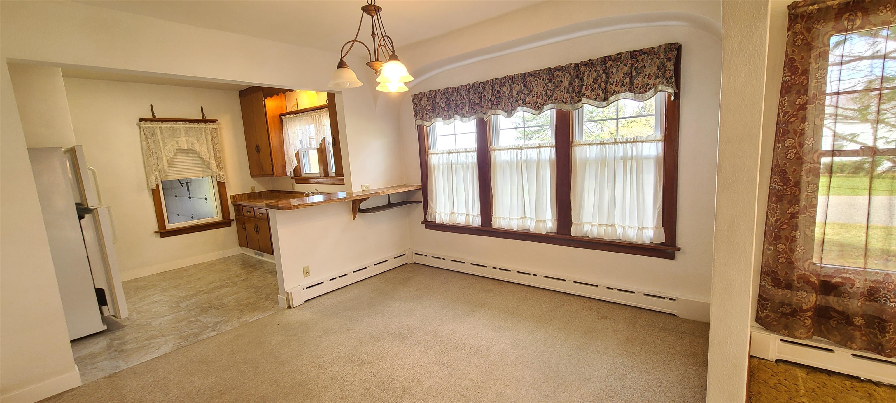 302 Sunset Lane Mount Morris, IL 61054 - Photo 7 of 47 a view of a room with window