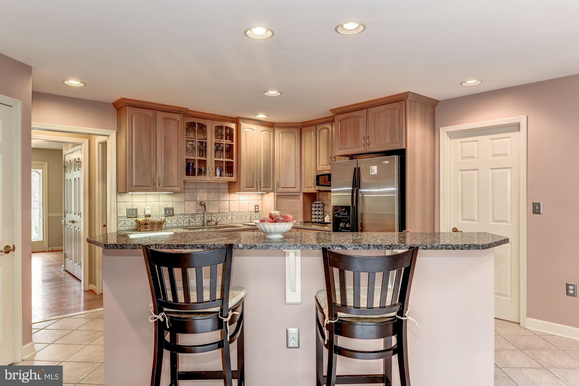 9204 Fall River Lane Potomac, MD 20854 - Photo 10 of 30