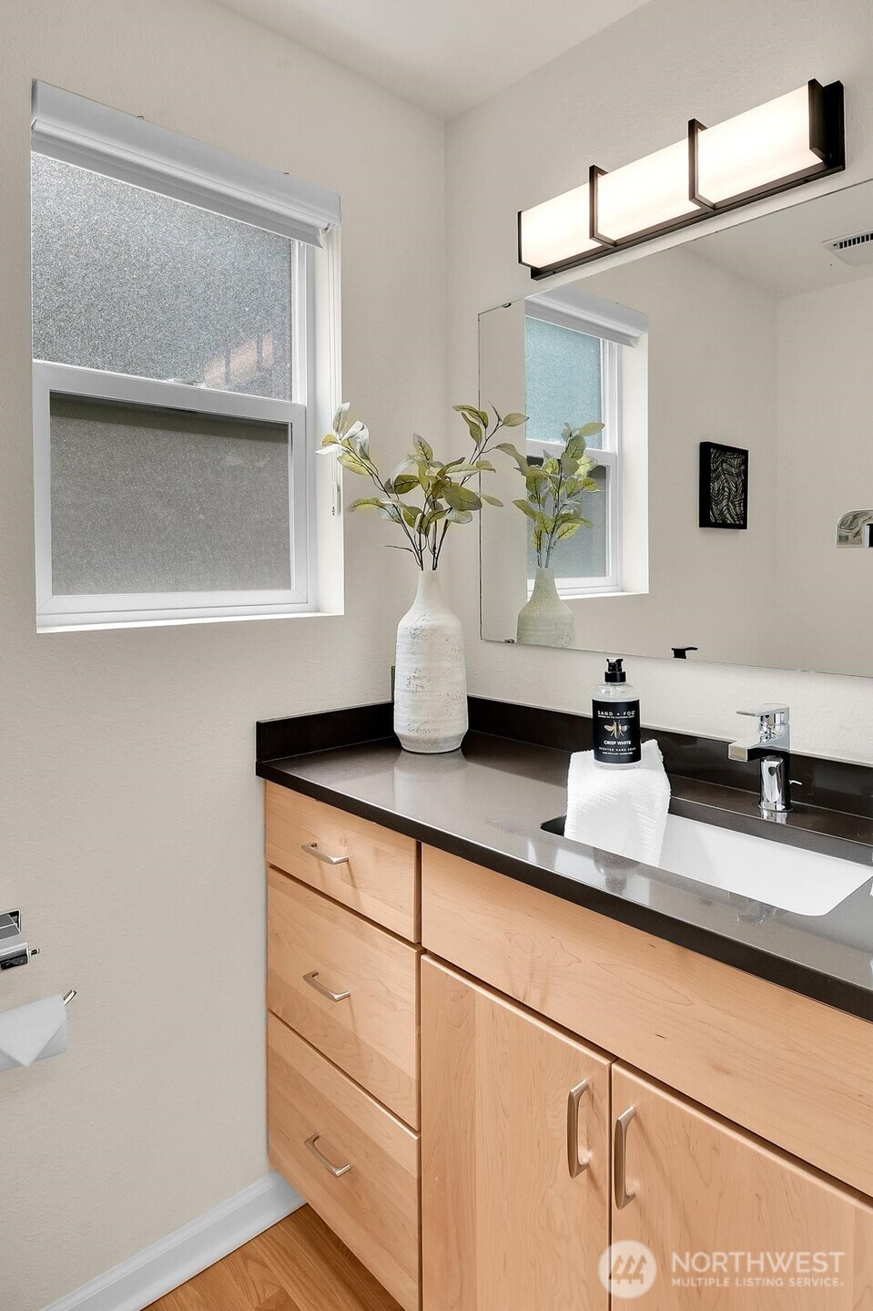 7103 156th Street Southwest Edmonds, WA 98026 - Photo 17 of 40