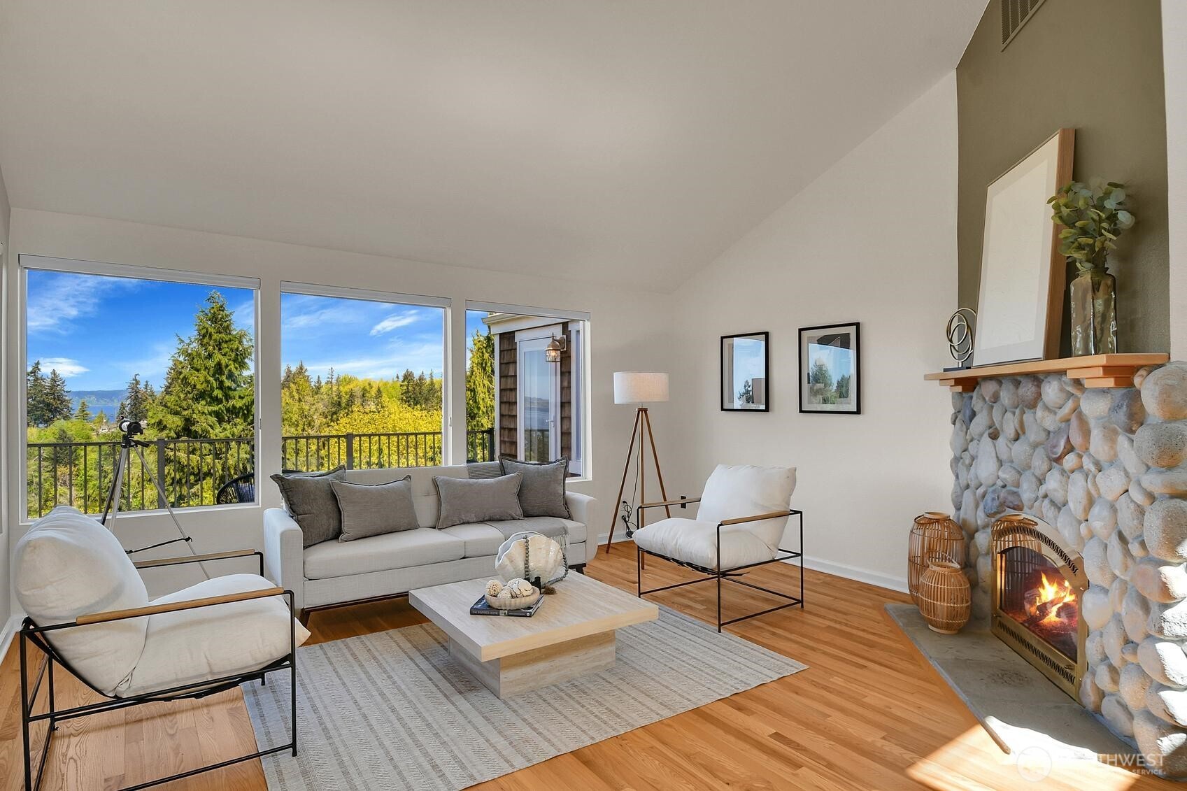 7103 156th Street Southwest Edmonds, WA 98026 - Photo 6 of 40