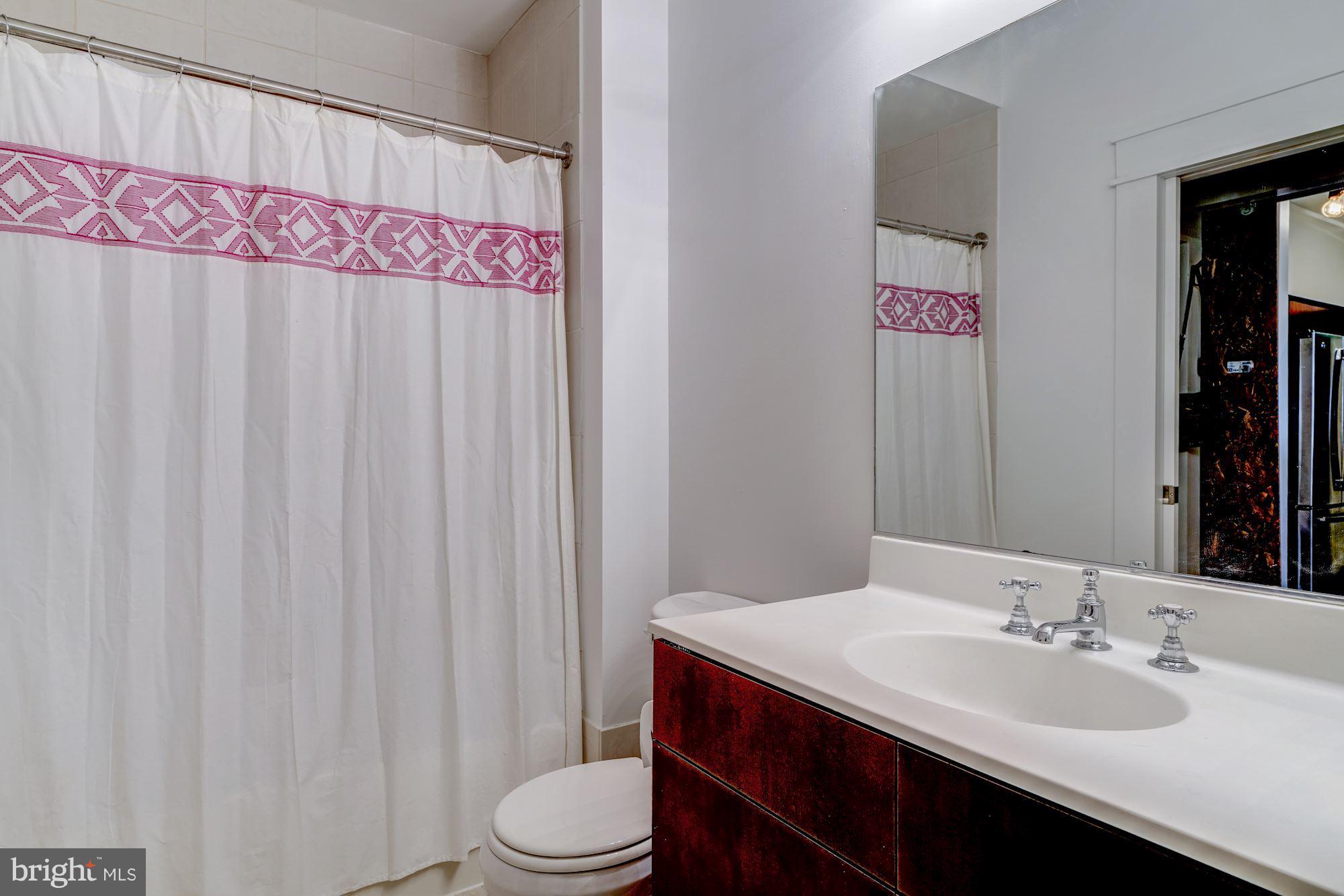 1000 New Jersey Avenue Southeast, Unit 1115 Washington, DC 20003 - Photo 13 of 25 Bath