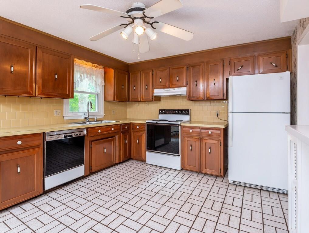 45 Old Farm Road Sturbridge, MA 01566 - Photo 5 of 34 Gallery Image 5