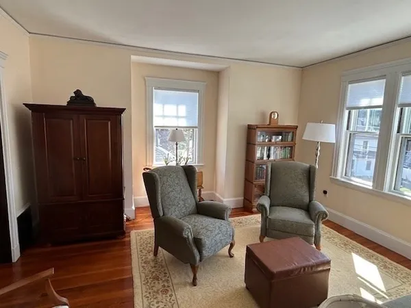 $3,000 | 274 Poplar Street, Unit 3, Boston, MA 02131