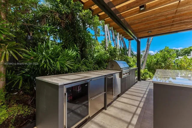 a view of a backyard with plants
