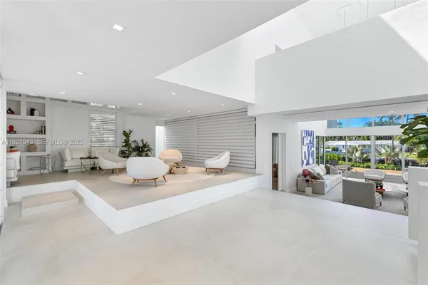 $14,590,000 | 161 Cape Florida Drive, Key Biscayne, FL 33149