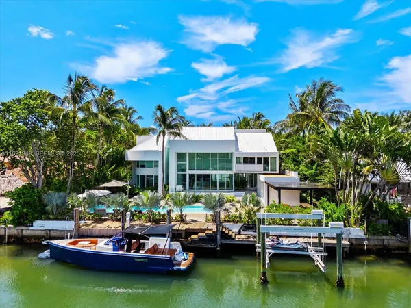 $14,590,000 | 161 Cape Florida Drive, Key Biscayne, FL 33149
