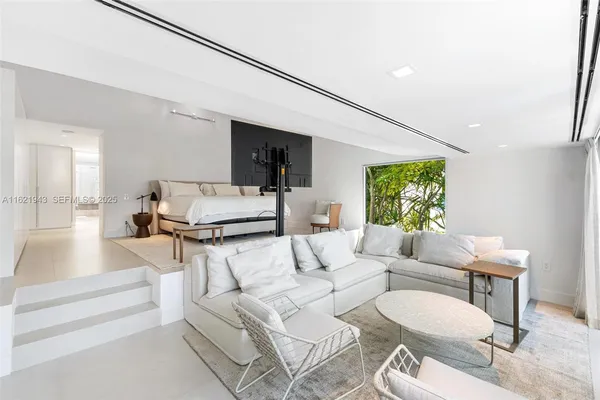 $14,590,000 | 161 Cape Florida Drive, Key Biscayne, FL 33149
