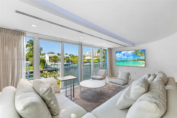 $14,590,000 | 161 Cape Florida Drive, Key Biscayne, FL 33149