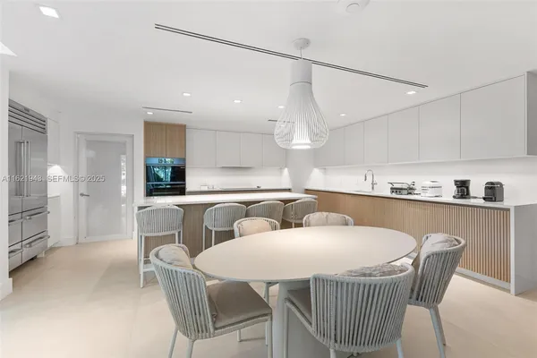 $14,590,000 | 161 Cape Florida Drive, Key Biscayne, FL 33149