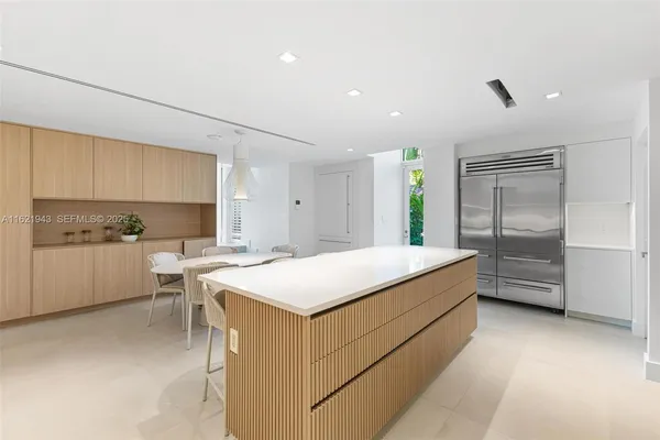 $14,590,000 | 161 Cape Florida Drive, Key Biscayne, FL 33149