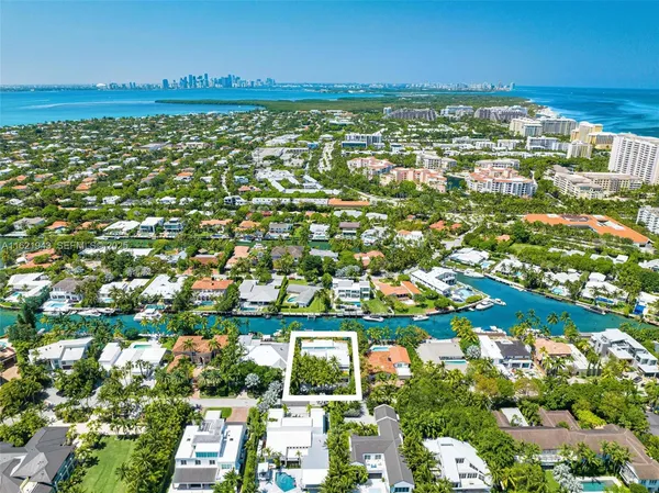 $14,590,000 | 161 Cape Florida Drive, Key Biscayne, FL 33149