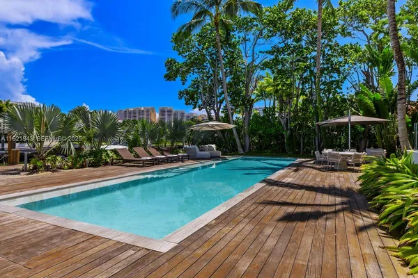 $14,590,000 | 161 Cape Florida Drive, Key Biscayne, FL 33149