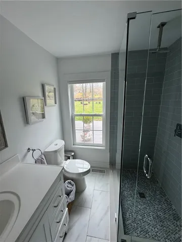 $4,500 | 3 Baldwin Road, Middletown, RI 02842