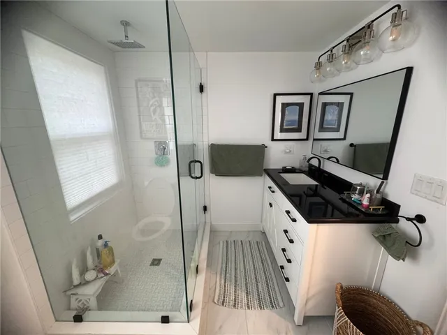 $4,500 | 3 Baldwin Road, Middletown, RI 02842