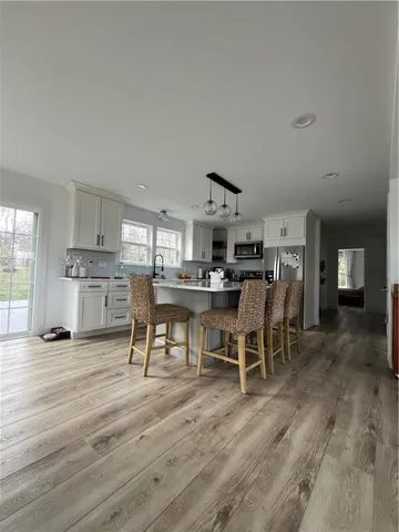 $4,500 | 3 Baldwin Road, Middletown, RI 02842