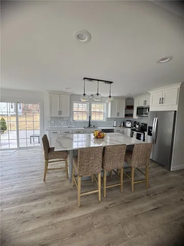 $4,500 | 3 Baldwin Road, Middletown, RI 02842