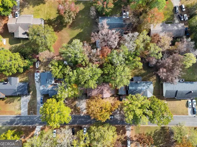 a bunch of flowers and trees