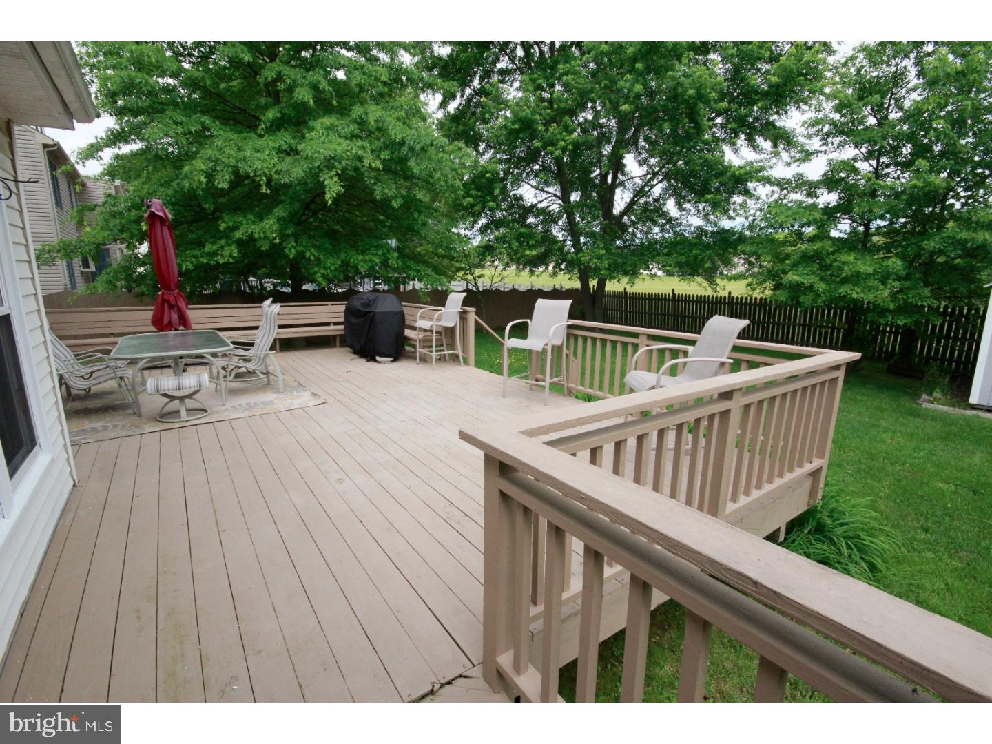 207 Kilburn Road Langhorne, PA 19047 - Photo 19 of 20 Deck