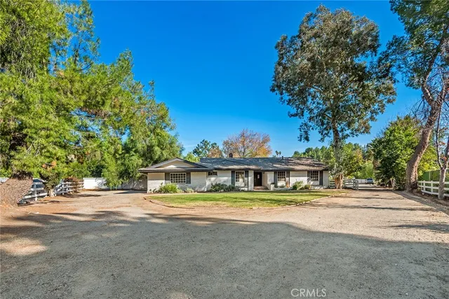 $7,995,000 | 5547 Paradise Valley Road, Hidden Hills, CA 91302