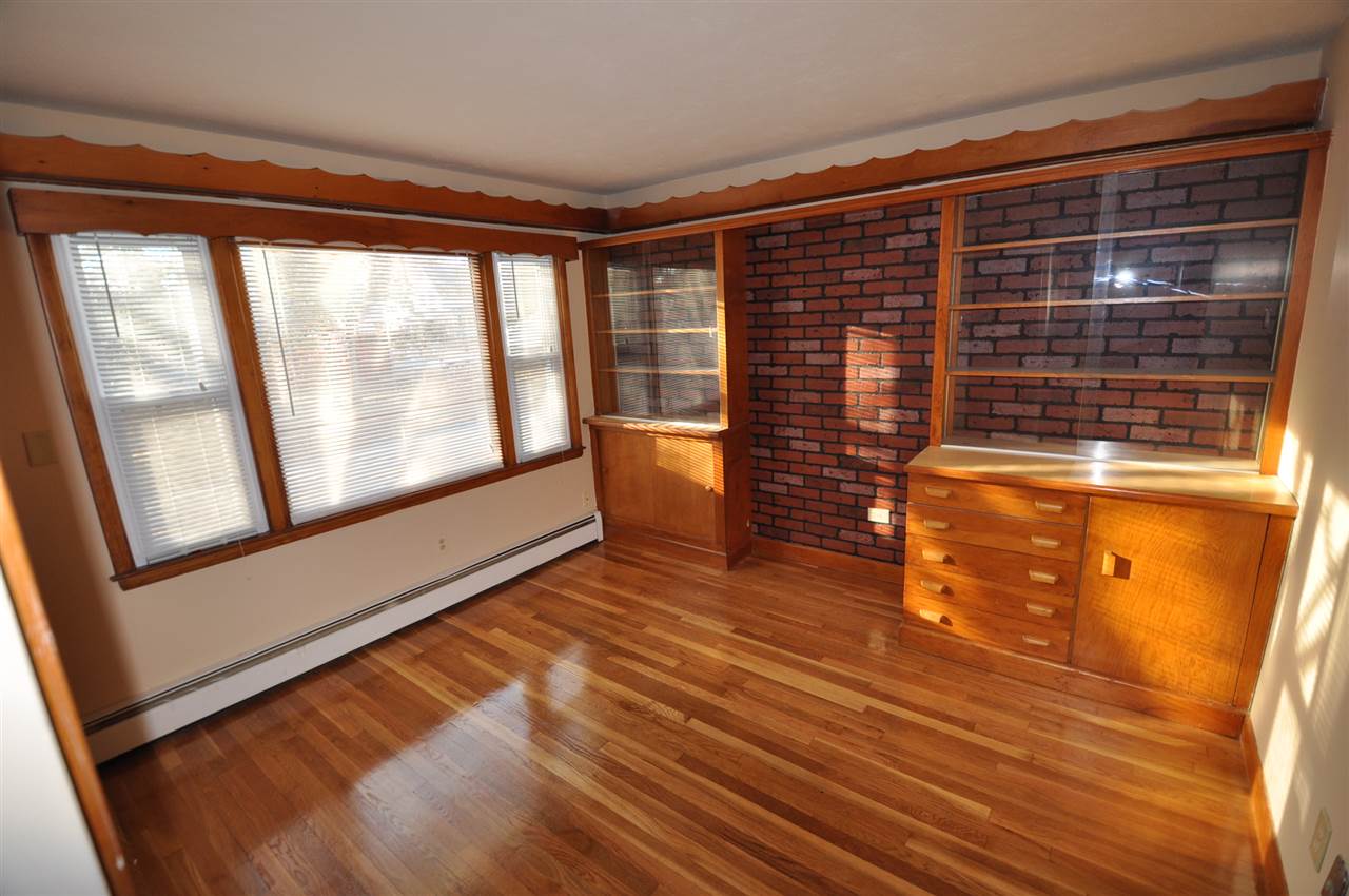 328 Rockingham Road Auburn, NH 03032 - Photo 6 of 10 Gallery Image 6