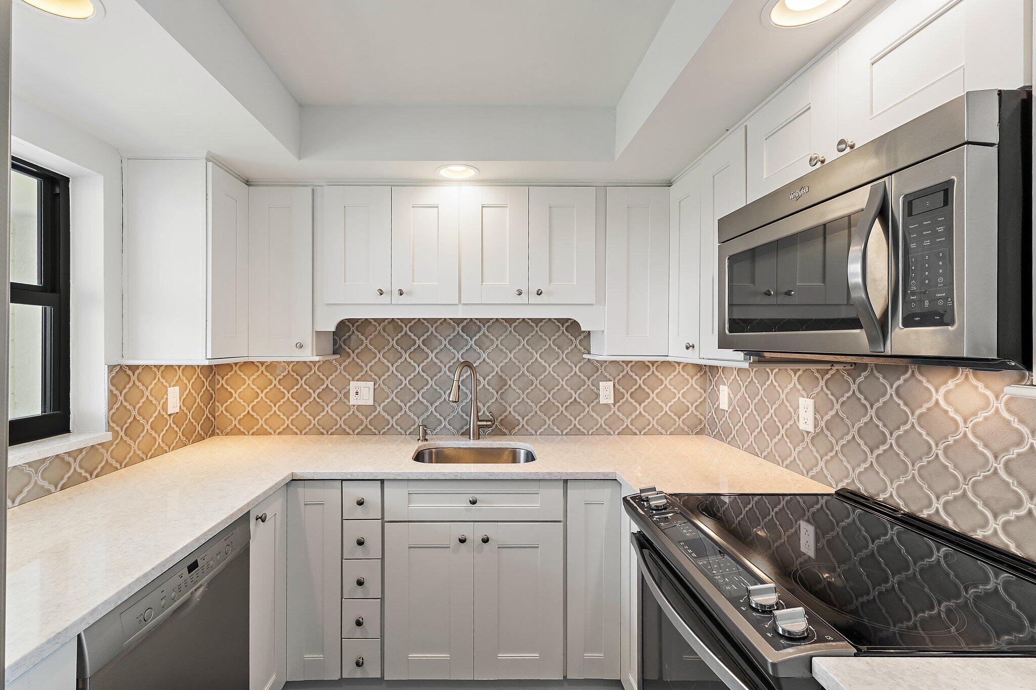 336 Golfview Road, Unit 719 North Palm Beach, FL 33408 - Photo 11 of 60 Kitchen