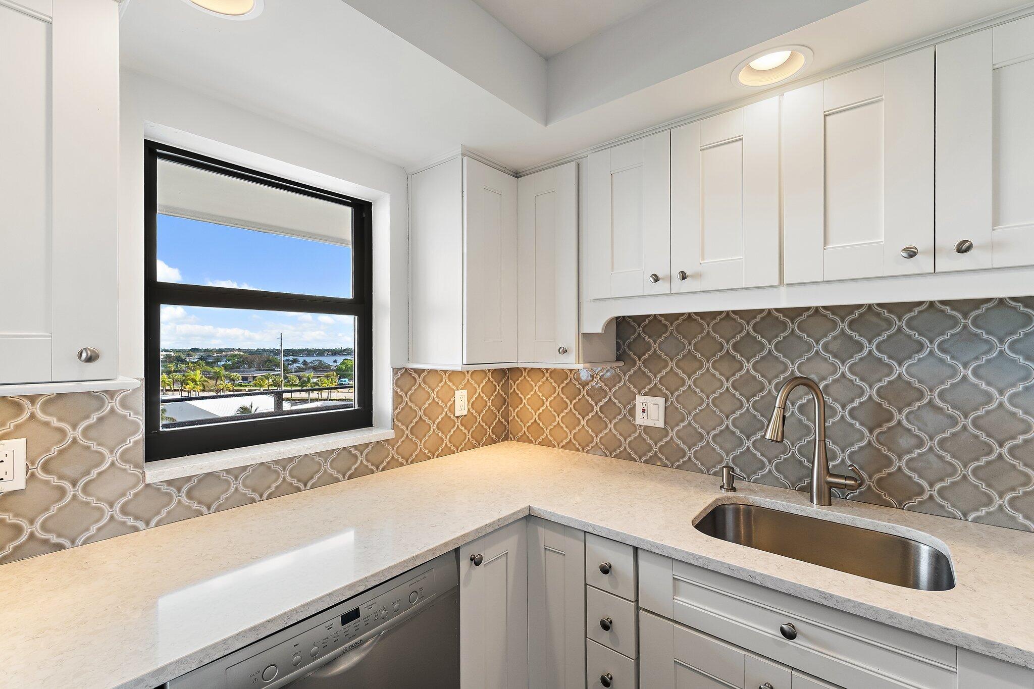 336 Golfview Road, Unit 719 North Palm Beach, FL 33408 - Photo 12 of 60 Kitchen 2