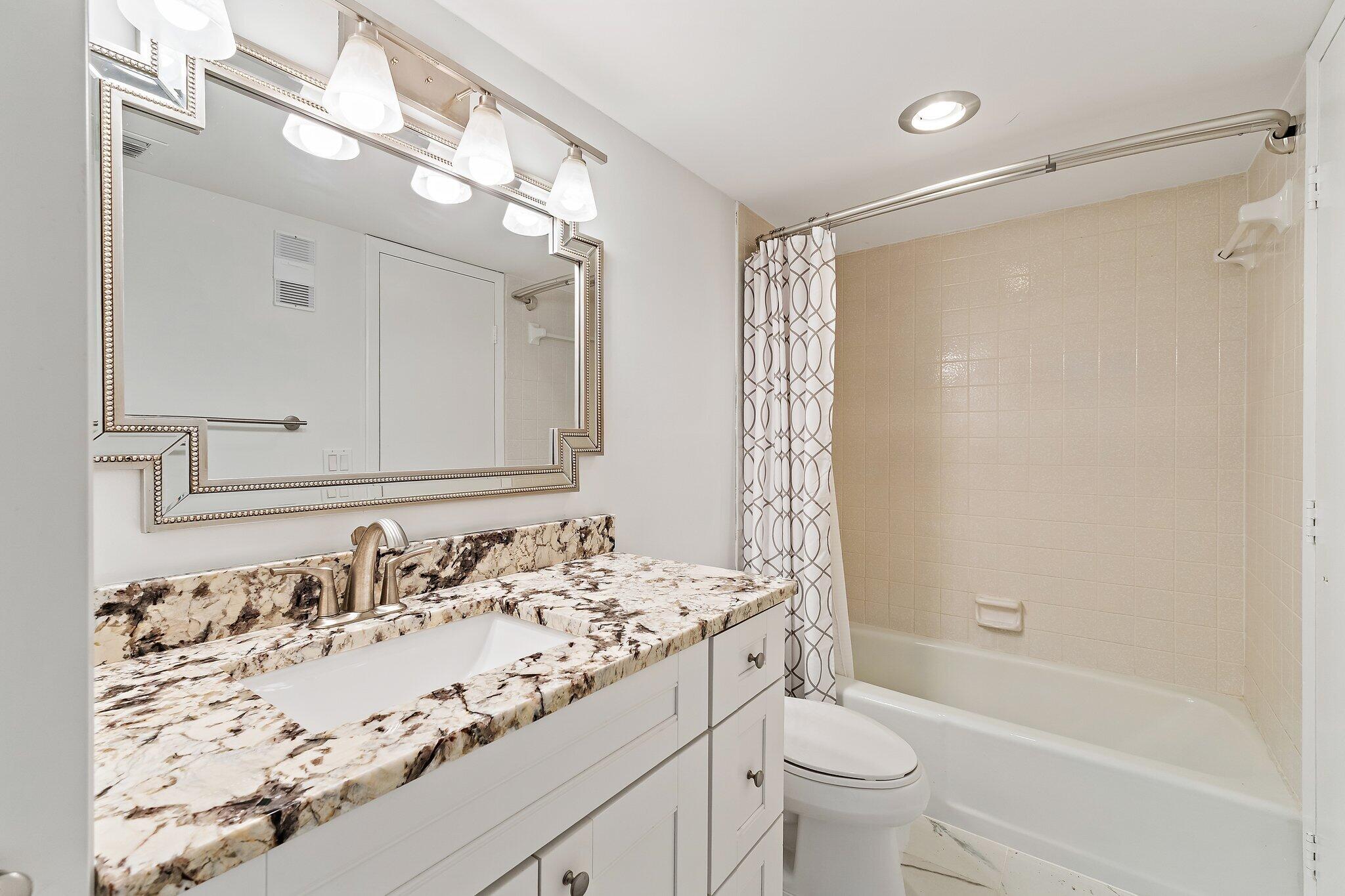 336 Golfview Road, Unit 719 North Palm Beach, FL 33408 - Photo 28 of 60 Second Bathroom 2