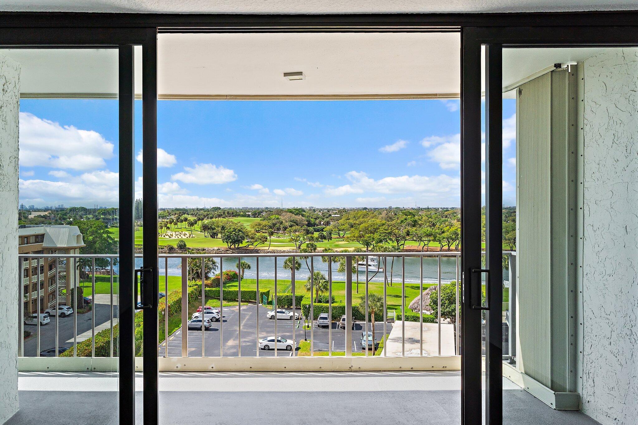 336 Golfview Road, Unit 719 North Palm Beach, FL 33408 - Photo 30 of 60 Living Room Balcony