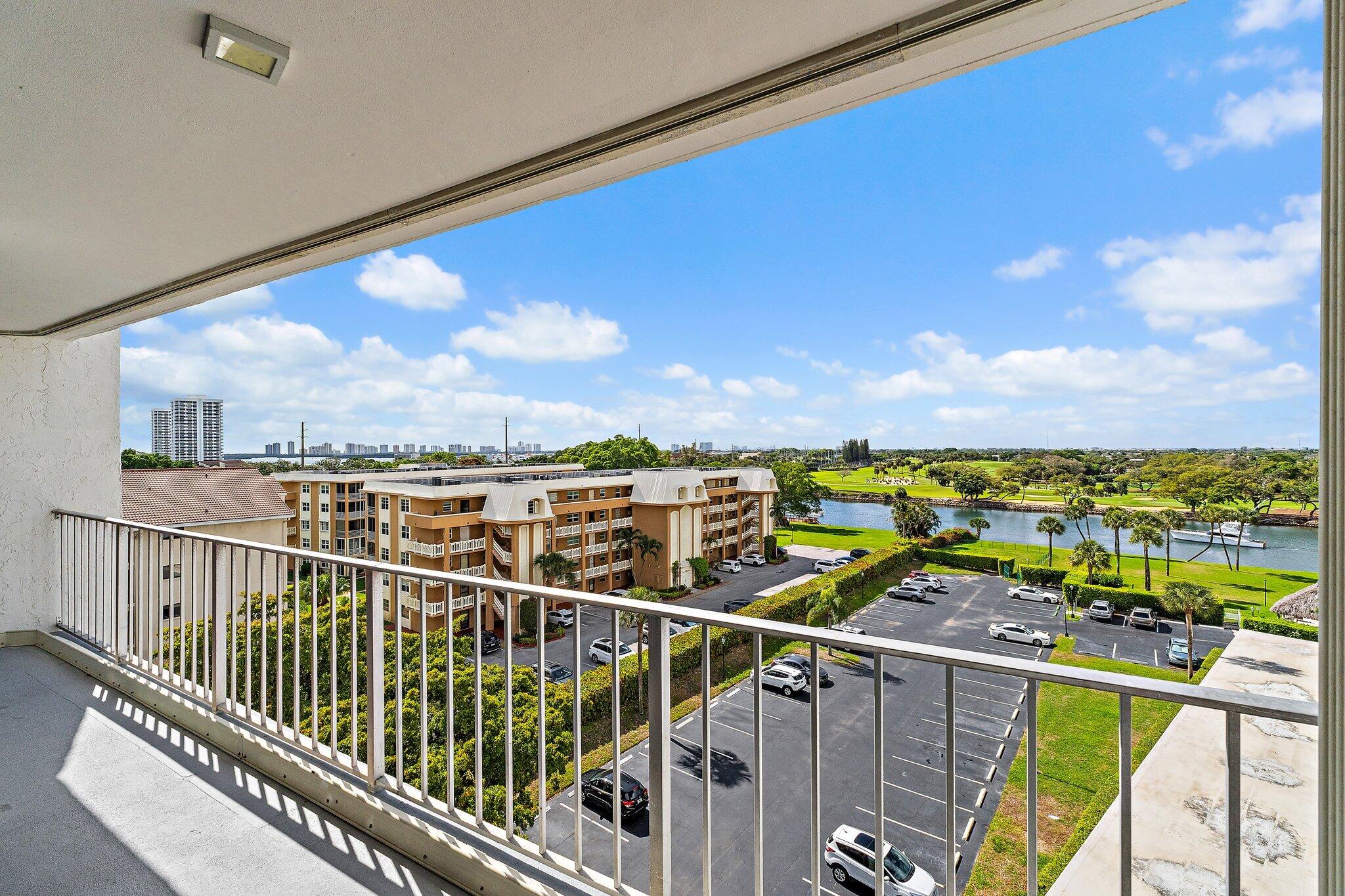 336 Golfview Road, Unit 719 North Palm Beach, FL 33408 - Photo 31 of 60 Living Room Balcony 2