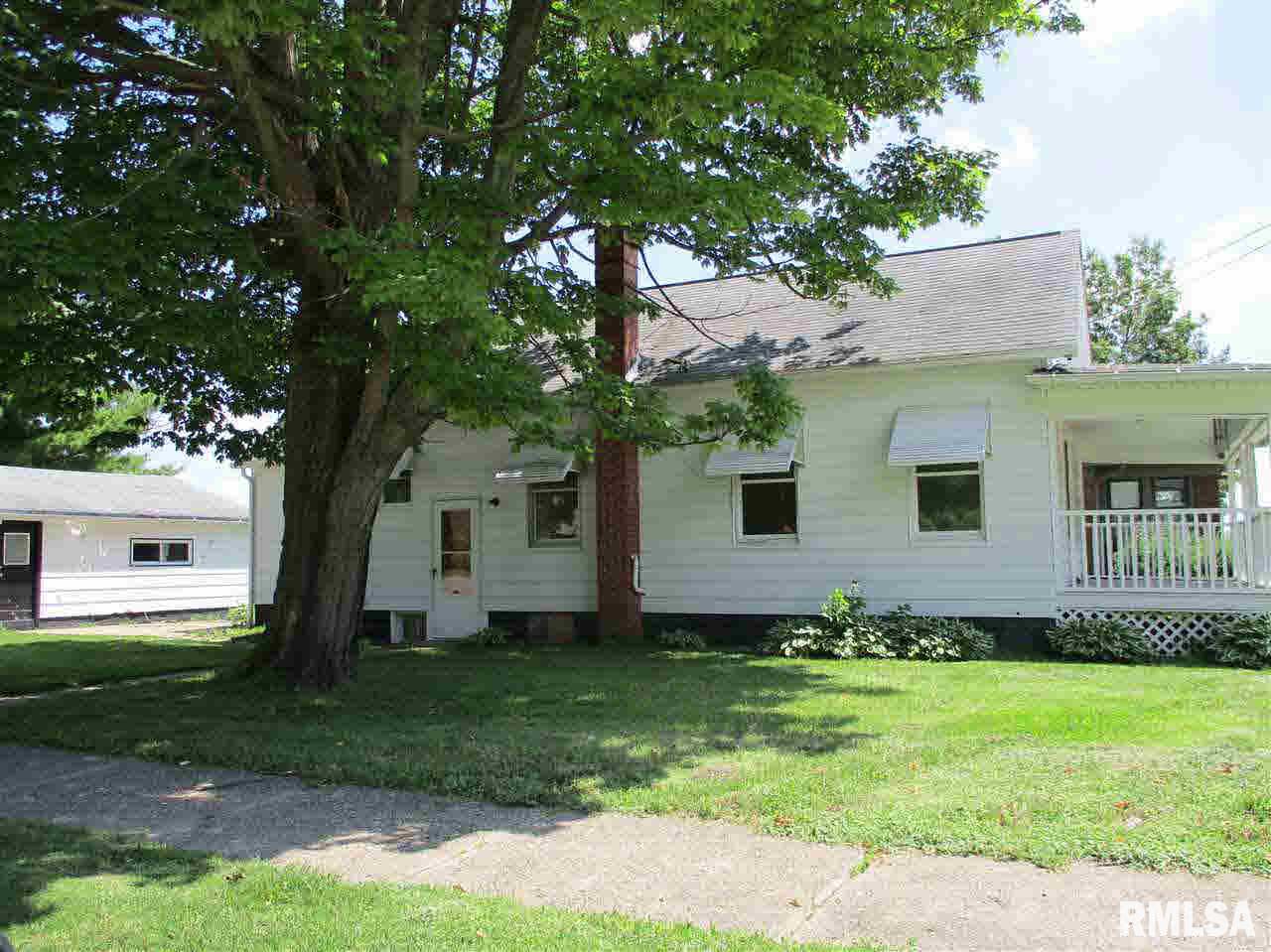 418 19th Avenue North Clinton, IA 52732 - Photo 2 of 3