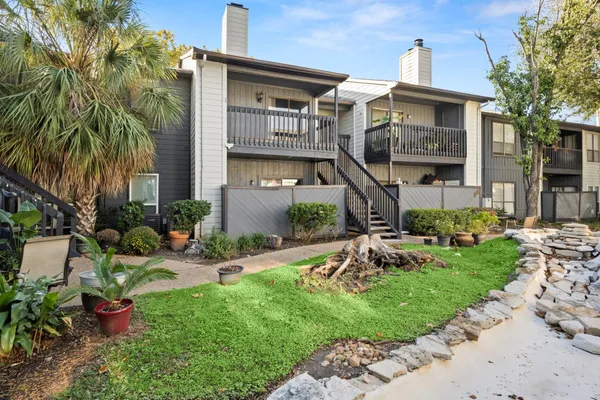 $999 | 9009 Richmond Avenue, Unit 111, Houston, TX 77063