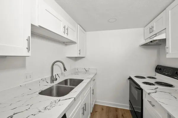 $999 | 9009 Richmond Avenue, Unit 111, Houston, TX 77063