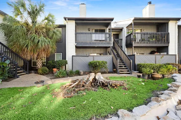 $999 | 9009 Richmond Avenue, Unit 111, Houston, TX 77063