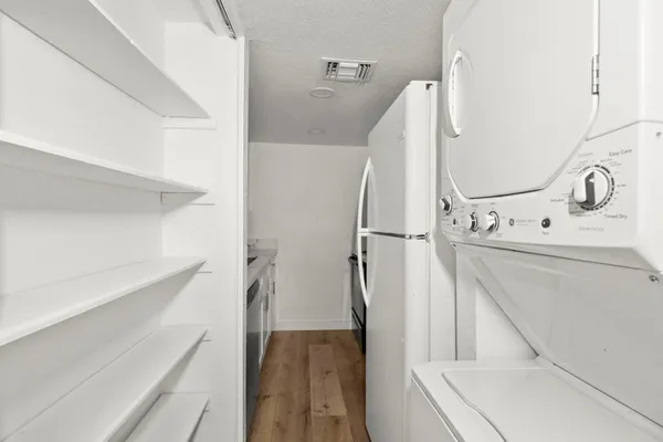 $999 | 9009 Richmond Avenue, Unit 111, Houston, TX 77063