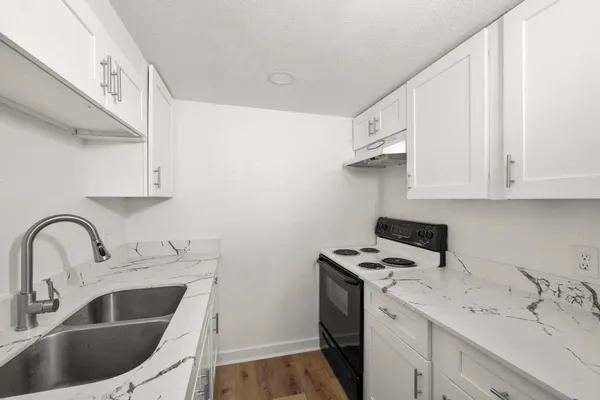 $999 | 9009 Richmond Avenue, Unit 111, Houston, TX 77063