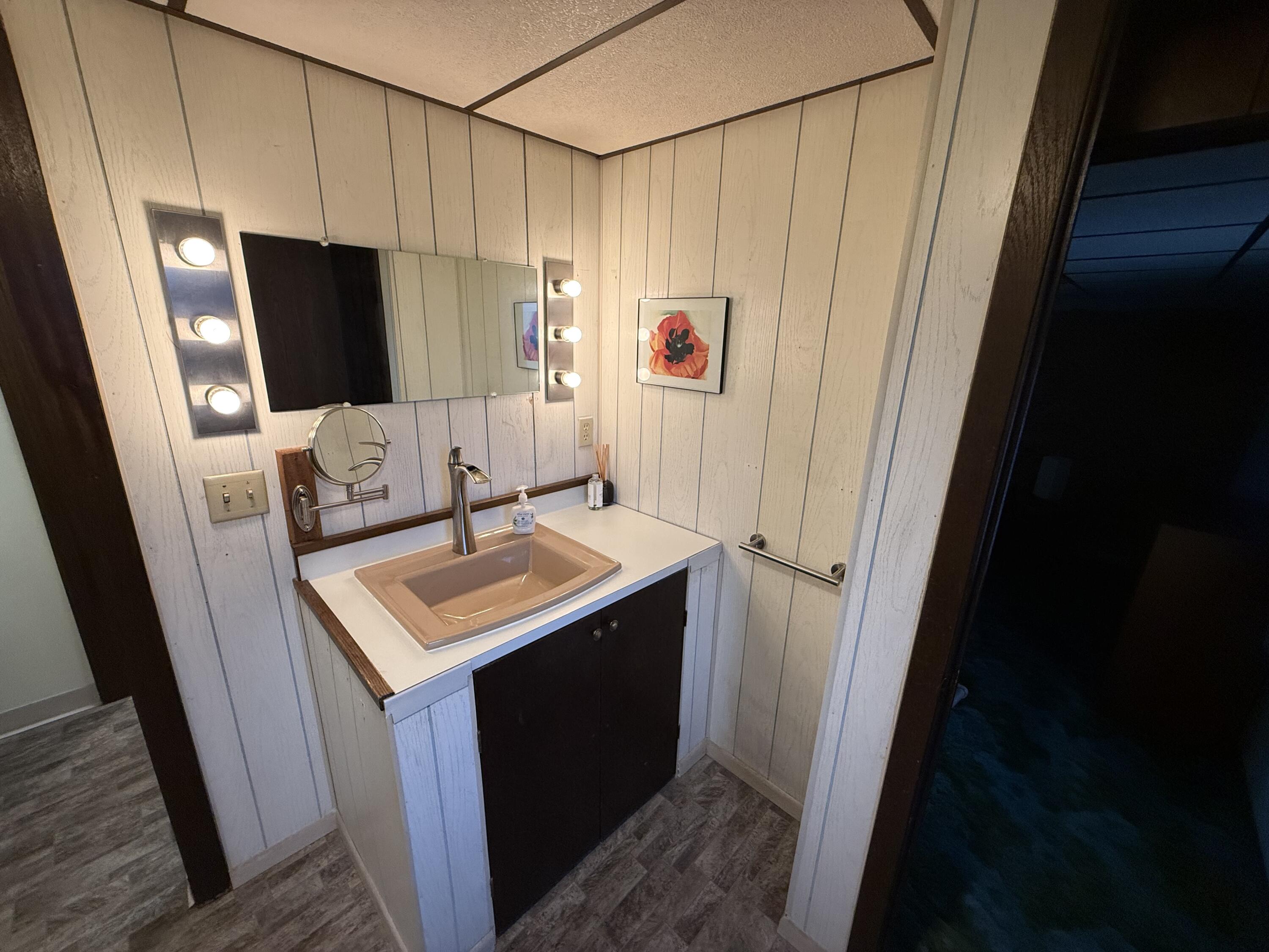 1008 Parkway Boulevard Two Rivers, WI 54241 - Photo 11 of 15 park 6