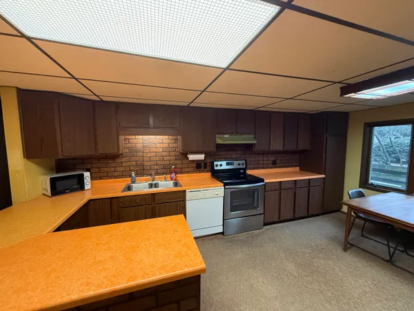 $169,000 | 1008 Parkway Boulevard, Two Rivers, WI 54241