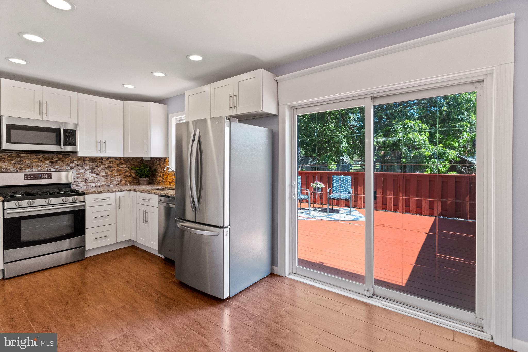 12552 Deer Run Road Philadelphia, PA 19154 - Photo 11 of 28 Kitchen/Patio/Deck