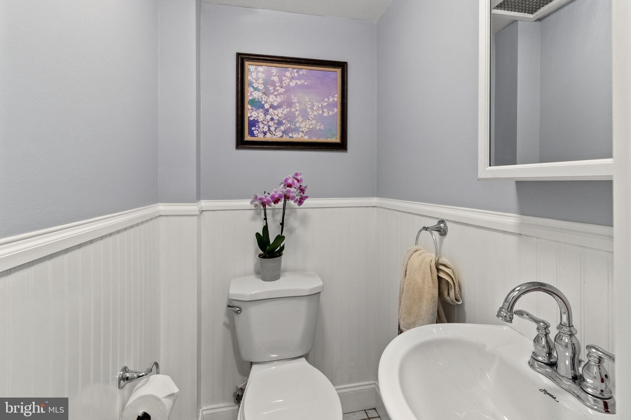 12552 Deer Run Road Philadelphia, PA 19154 - Photo 12 of 28 Powder Room 1st Floor