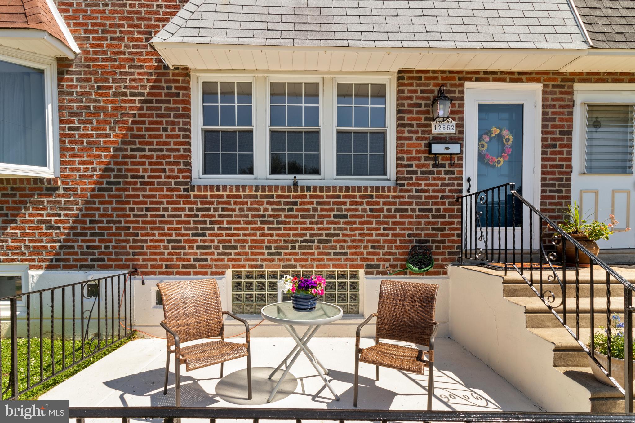 12552 Deer Run Road Philadelphia, PA 19154 - Photo 3 of 28 Front of House/Patio