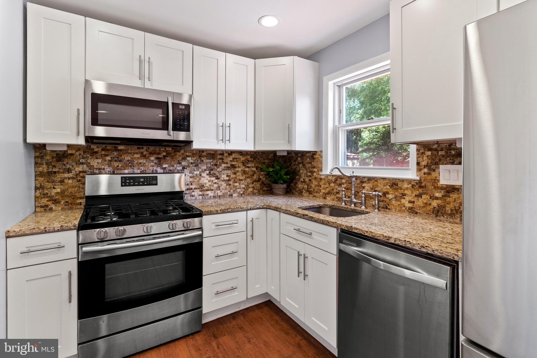 12552 Deer Run Road Philadelphia, PA 19154 - Photo 10 of 28 Kitchen