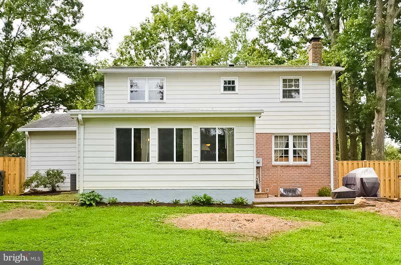 6932 Conservation Drive Springfield, VA 22153 - Photo 25 of 26 Exterior (Rear)