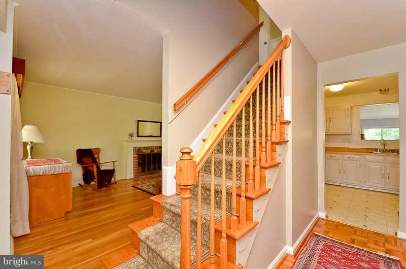 6932 Conservation Drive Springfield, VA 22153 - Photo 5 of 26 Interior (General)