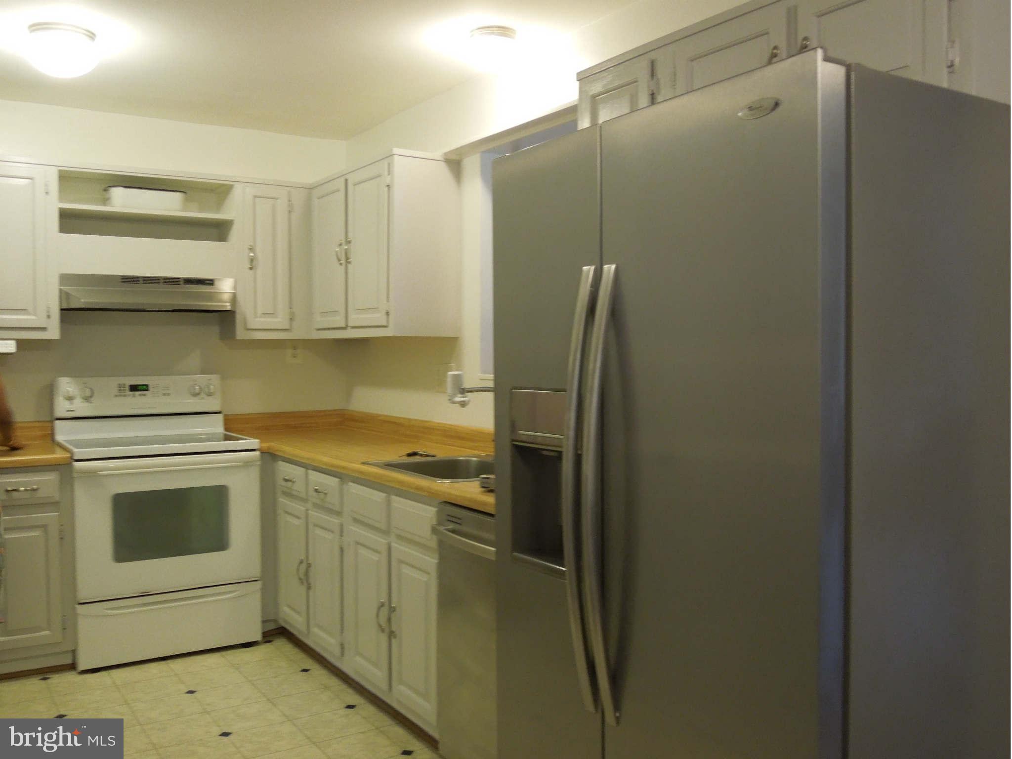 6932 Conservation Drive Springfield, VA 22153 - Photo 7 of 26 Kitchen